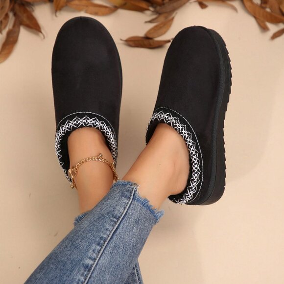 Black Women's faux  Fur Lined Slippers - Picture 7 of 10